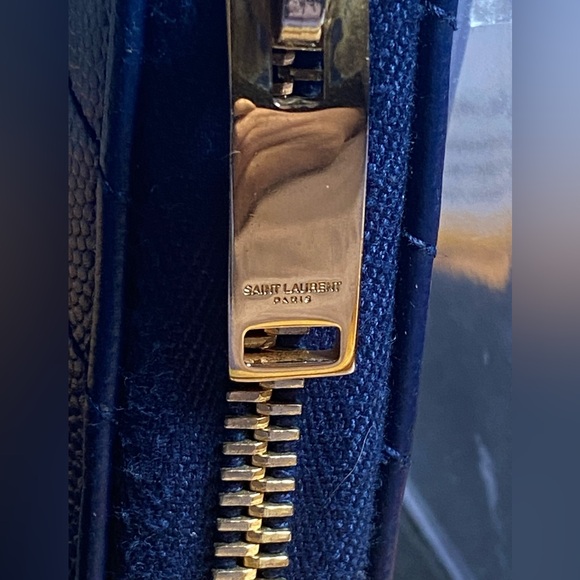 Yves Saint Laurent Grain De Poudre Matelassé Leather Monogram Zip Around Wallet - Picture 4 of 14